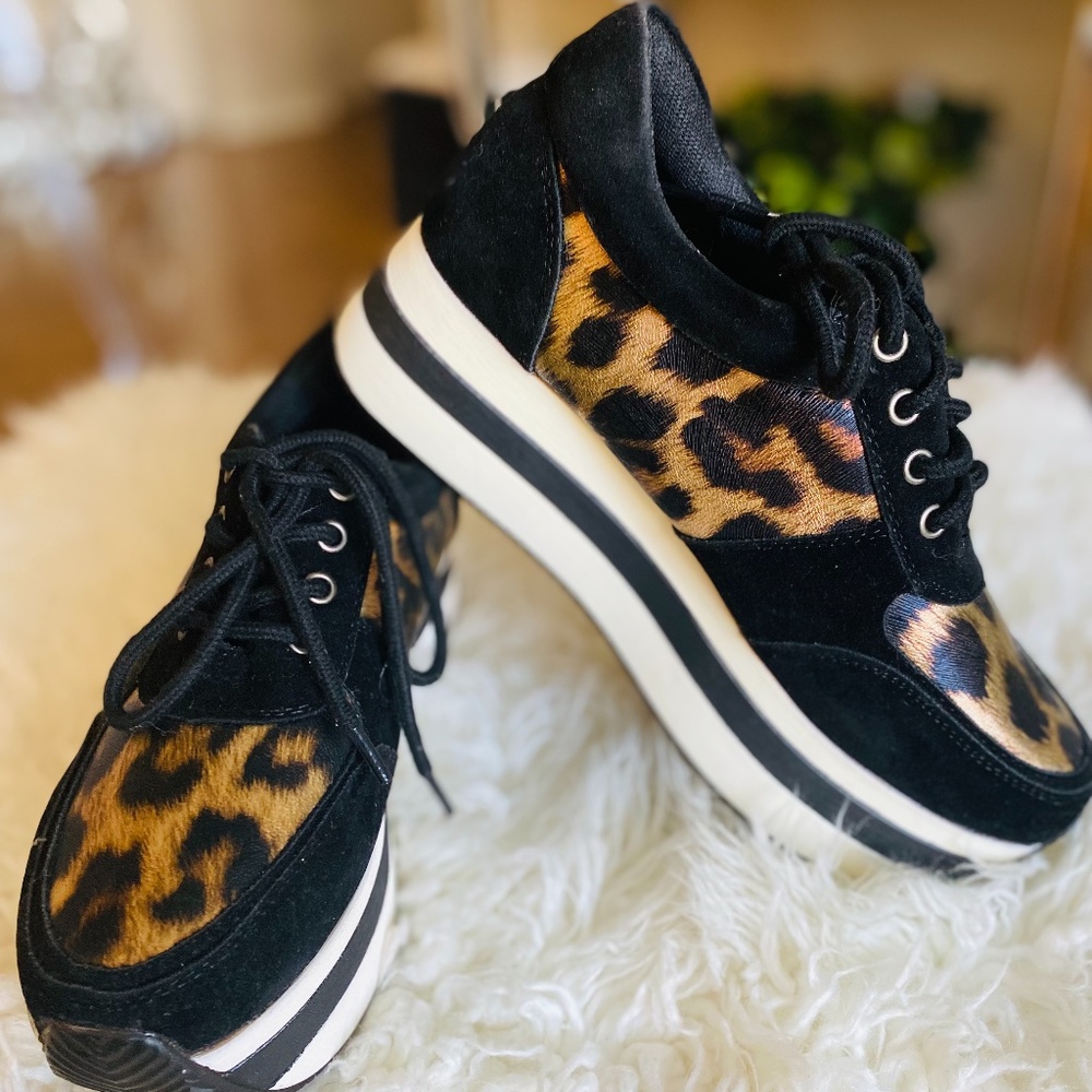 Animal print shoes snikers